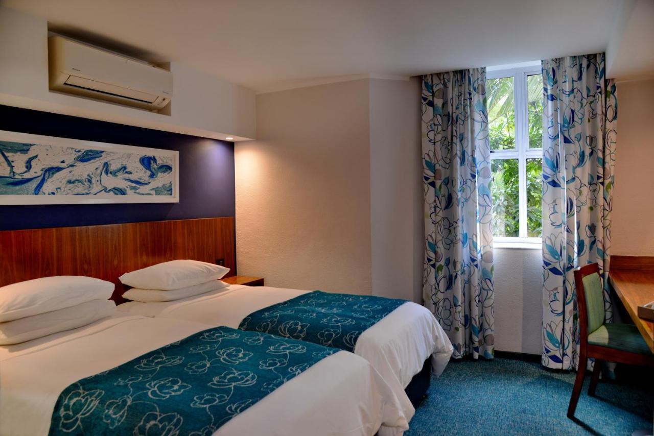 ทาวน์ ลอดจ์ เอ็มบอมเบลา Hotel Mbombela ภายนอก รูปภาพ
